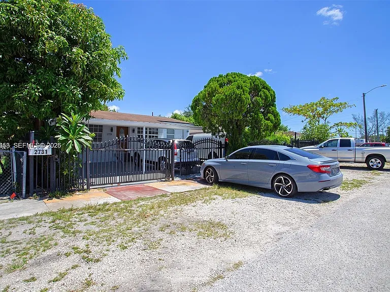2731 NW 100th St #B — Photo 14