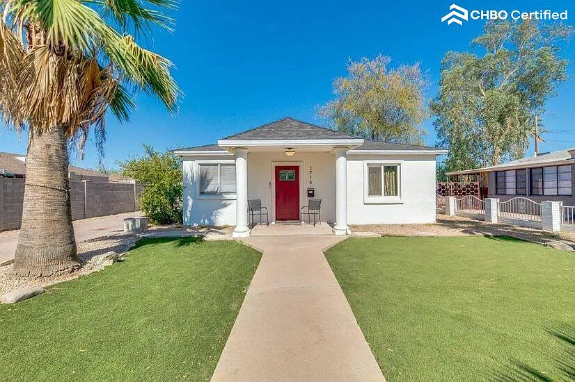 Snug Home Near Downtown Phoenix — Photo 1