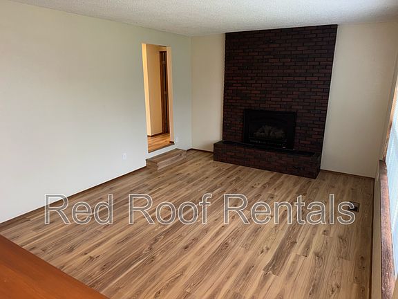 5th image of 8502 64th Ave E