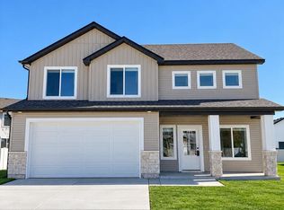 596 Curlew Dr, Ammon, ID 83401