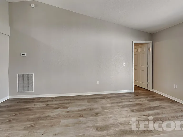 2075 Sunflower St — Photo 2