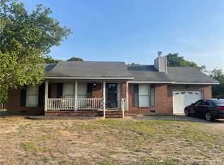 5694 Archer Rd, Hope Mills, NC 28348