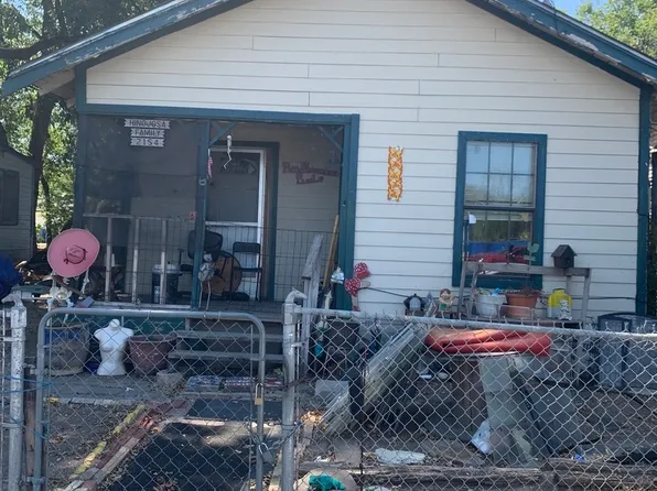 2154 S LAREDO ST, San Antonio, TX 78207