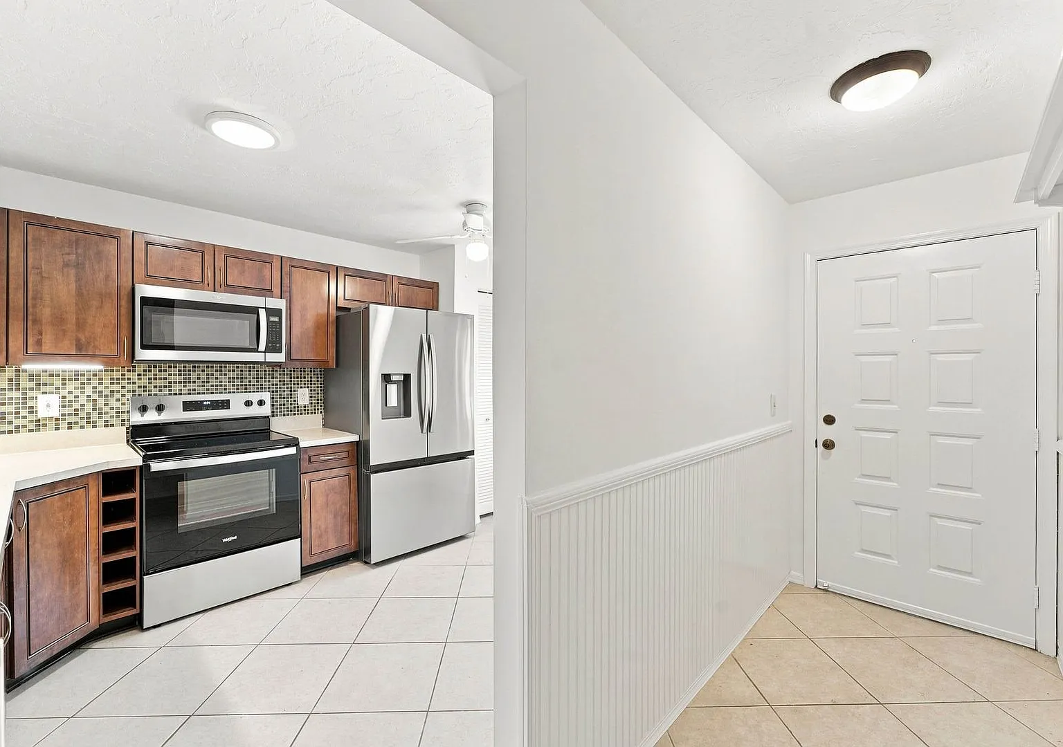 2 bedroom, 2 bath in Woodmere Racquet Club — Photo 2
