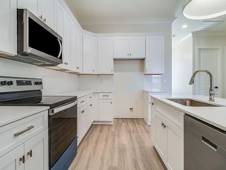 102 Perth Pl — Photo 70