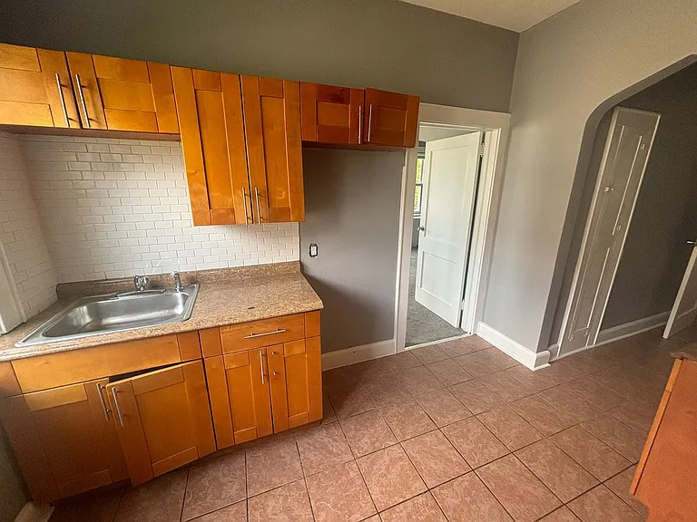 1132 Saint Louis Ave #2R — Photo 17