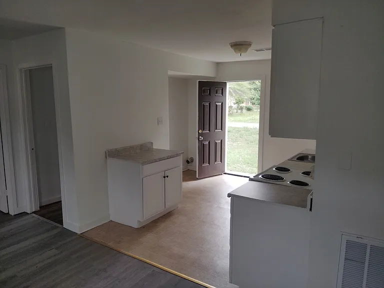 309 Dewey Ave — Photo 6