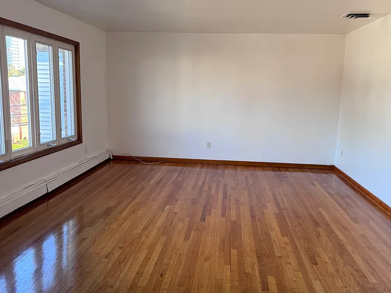 494 Catherine St #2 — Photo 2