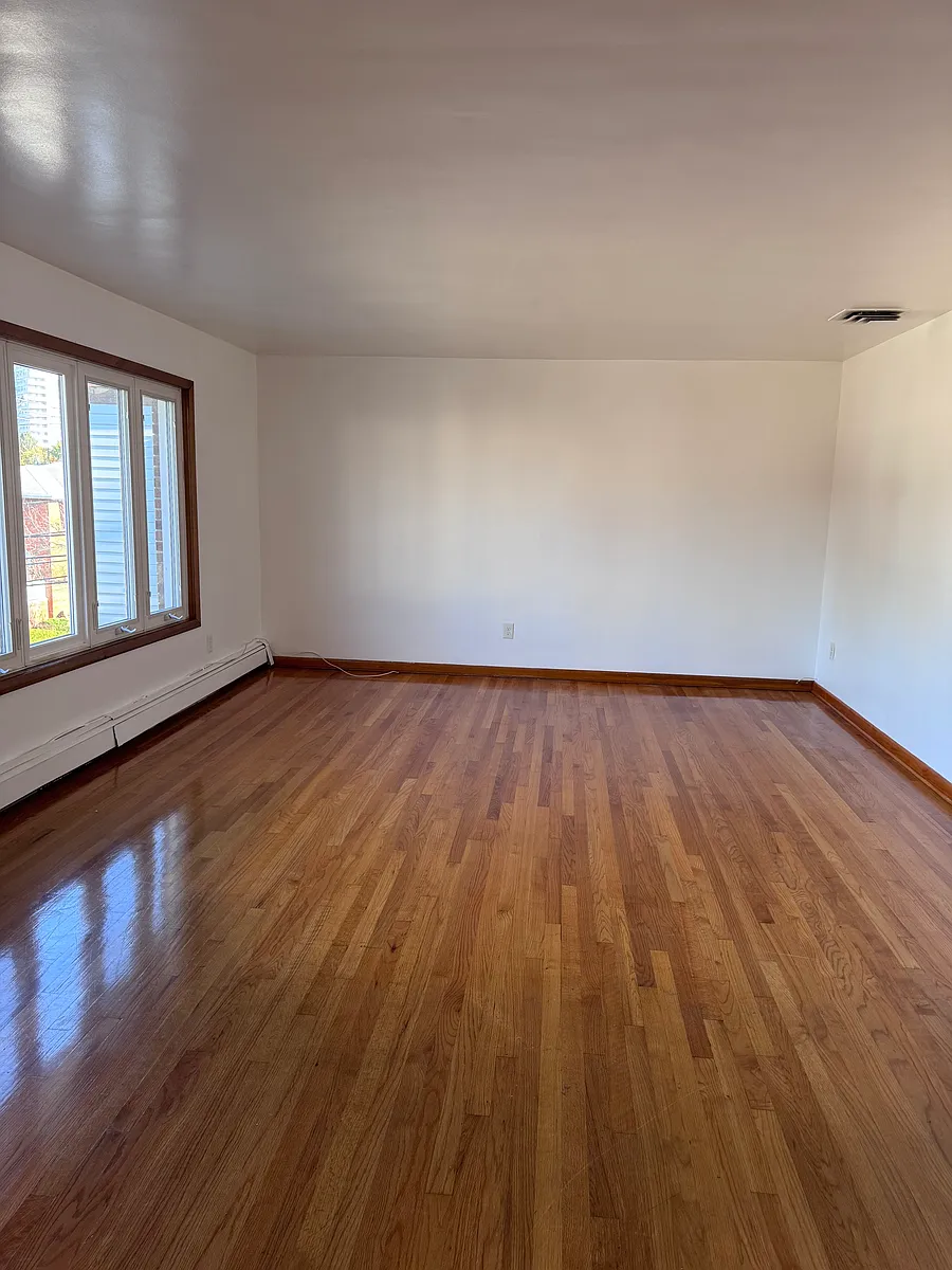 Building Photo - 494 Catherine St #2