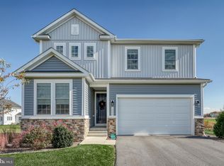 1555 Finch Dr, Chambersburg, PA 17202