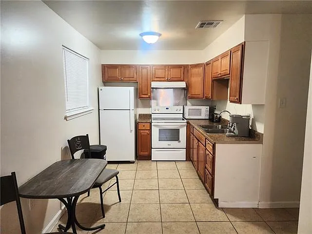 111 Lambda St #4 — Photo 6