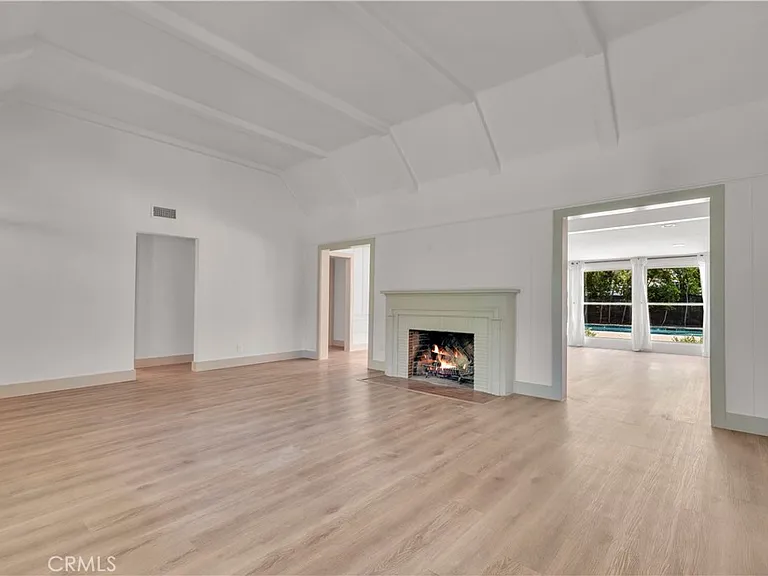 11944 Hesby St — Photo 7