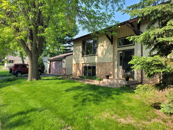 1949 McKnight Rd N, North Saint Paul, MN 55109