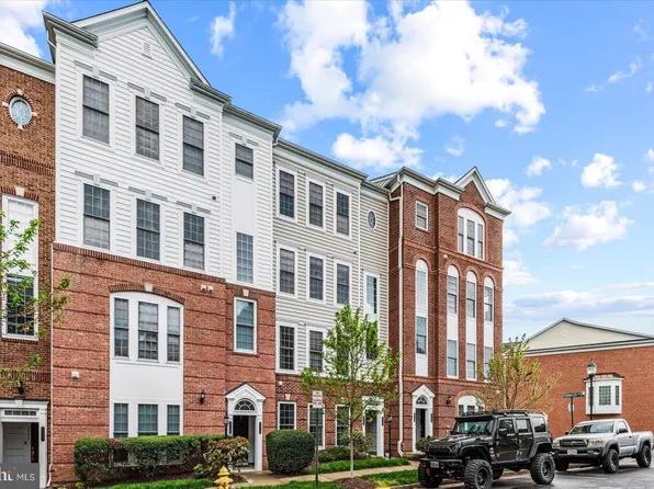 2357 Brookmoor Ln, Woodbridge, VA 22191