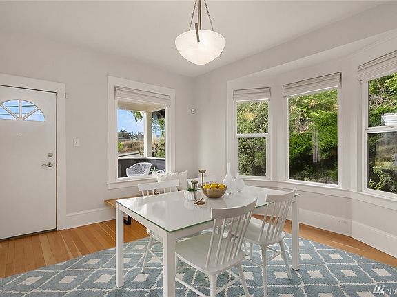 5th image of 4146 Cascadia Ave S