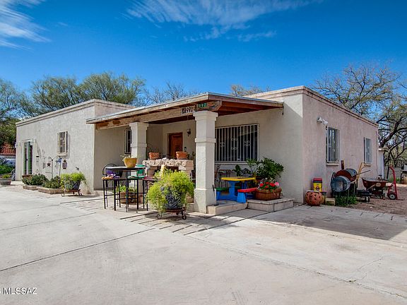 2nd image of 992 Paseo Lobo
