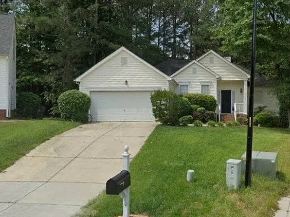 113 Bottlebrush Ct, Holly Springs, NC 27540