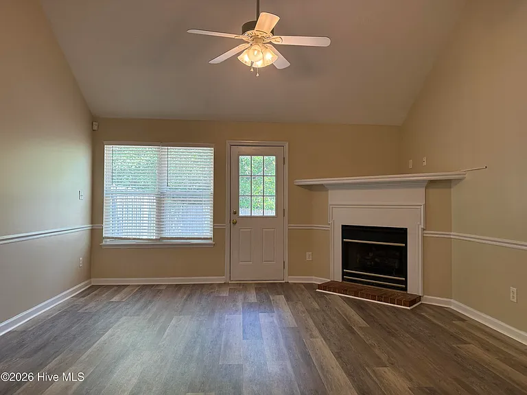 113 Harvestwood Dr — Photo 6