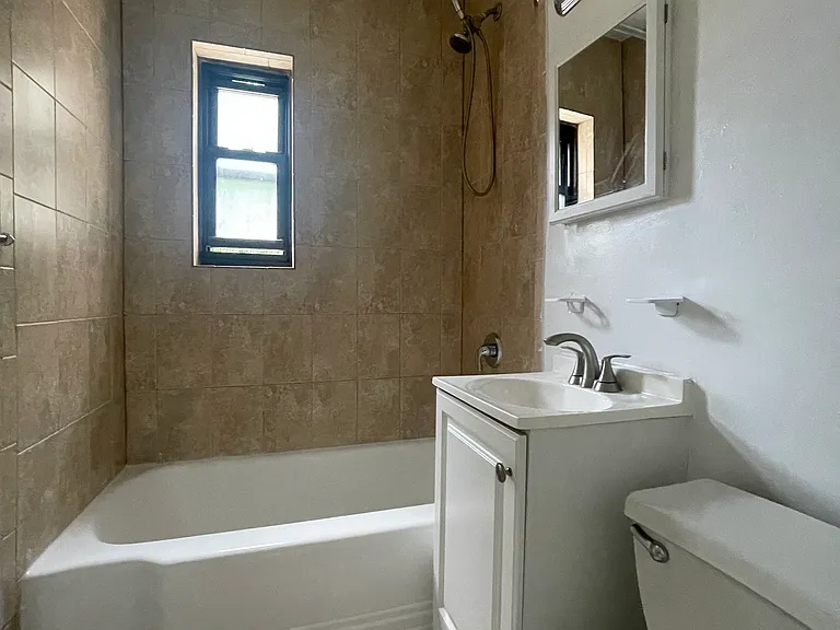 6227 Broadway #6B — Photo 4