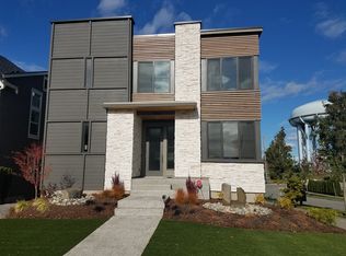 3900 W Briarcliff Ln, Seattle, WA 98199