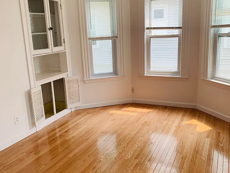 33-35 Pennsylvania Ave #2 — Photo 13