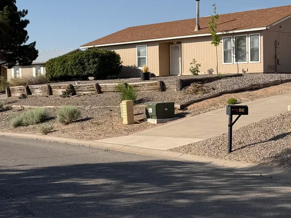 1060 Sugar Rd SE, Rio Rancho, NM 87124
