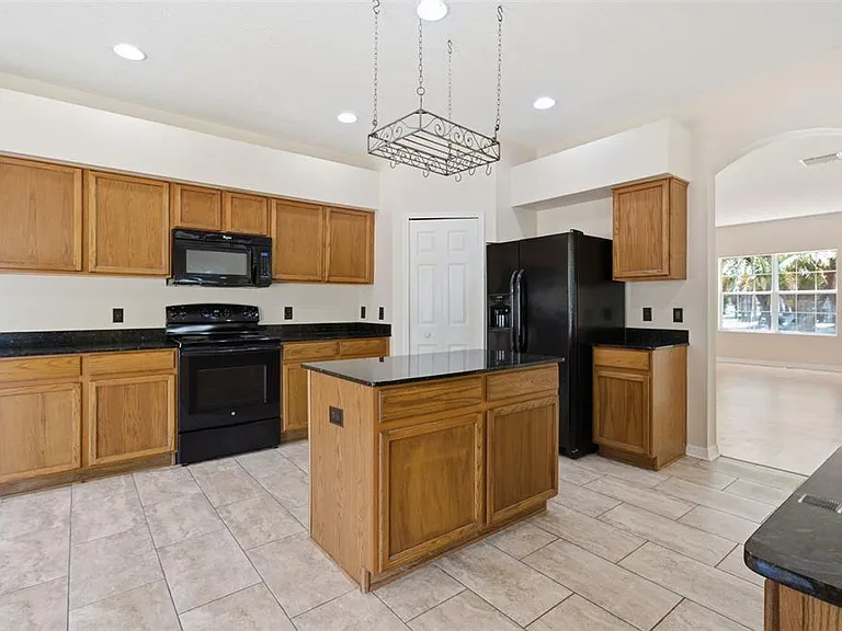 2631 Queen Alberta Dr — Photo 14