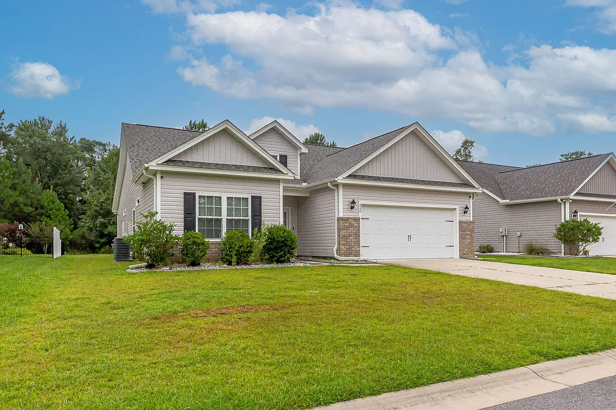 Building Photo - 840 Windsor Rose Dr