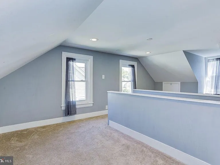 487 N Church St — Photo 23