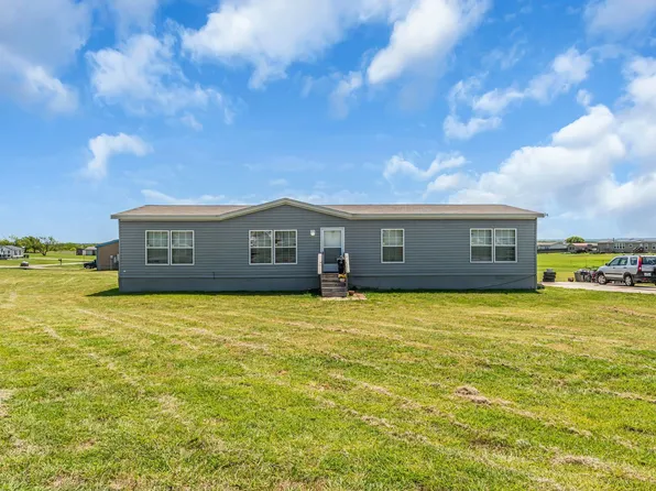 106 Bandana Dr, Southmayd, TX 75459