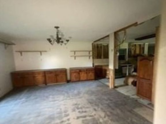 4th image of 273 Butler Farm Rd