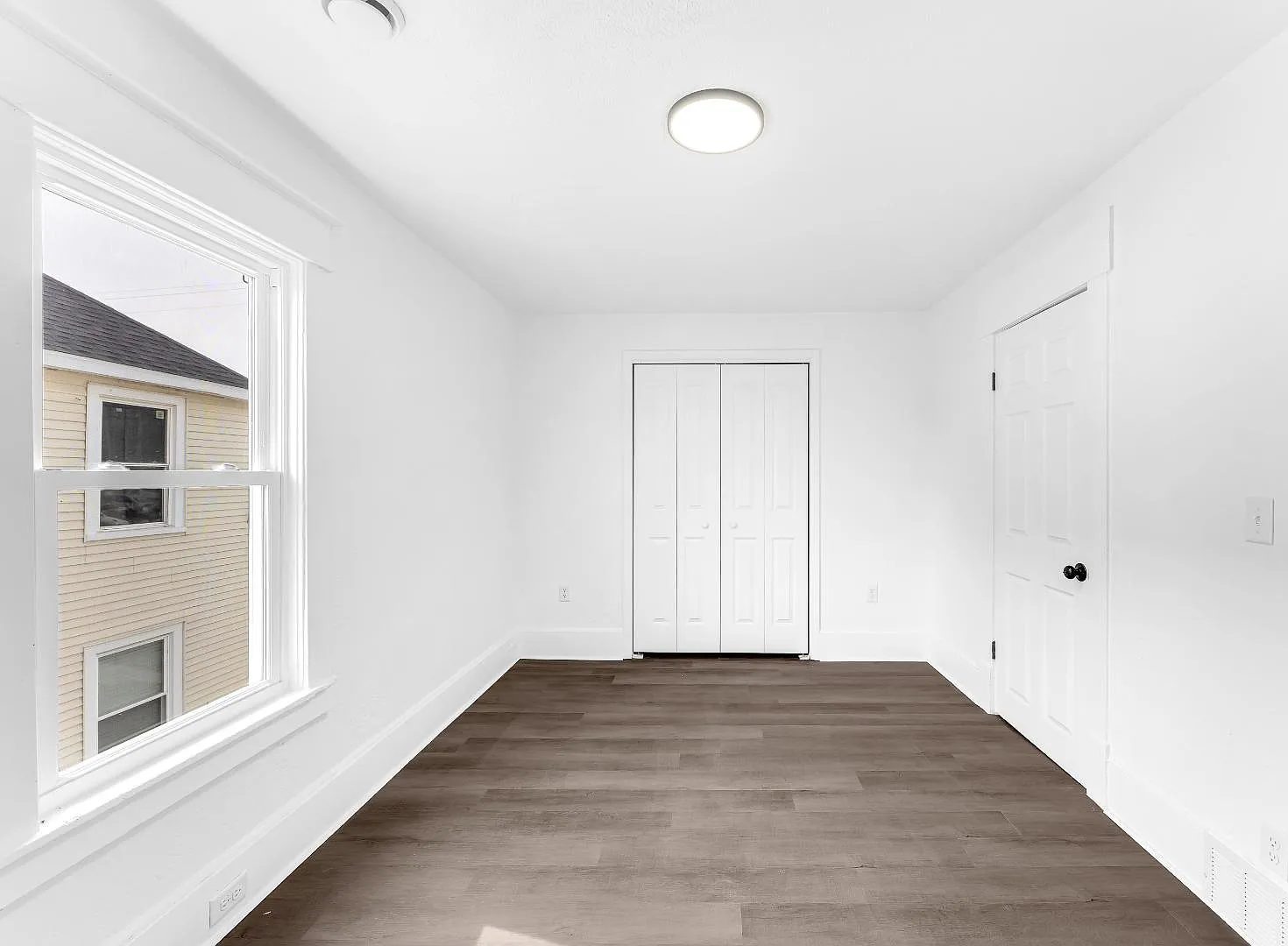 1754 Godfrey Ave SW - Upper — Photo 2