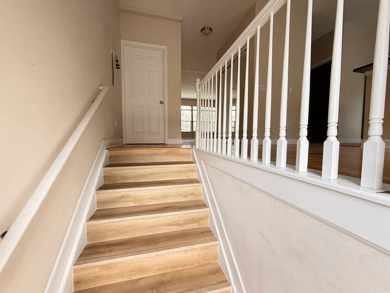 3 bed, 2.5 bath, 1584 sqft, $2,300 — Photo 3