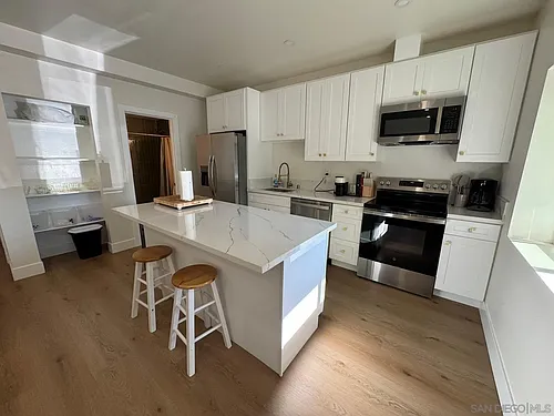 4221 1/2 Vista Way #STUDIO Photo 1