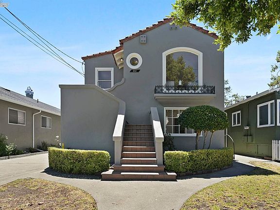 Front of the unit - the unit has its own entry way on the bottom right hand side