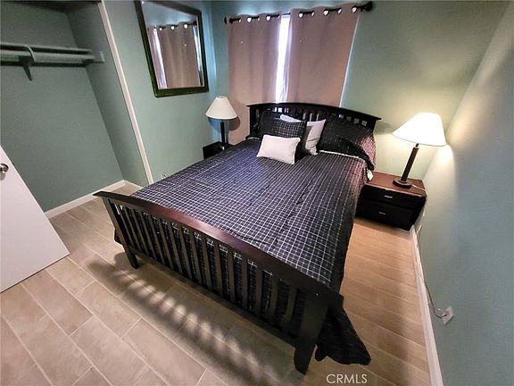 3rd image of 44025 Glenraven Rd