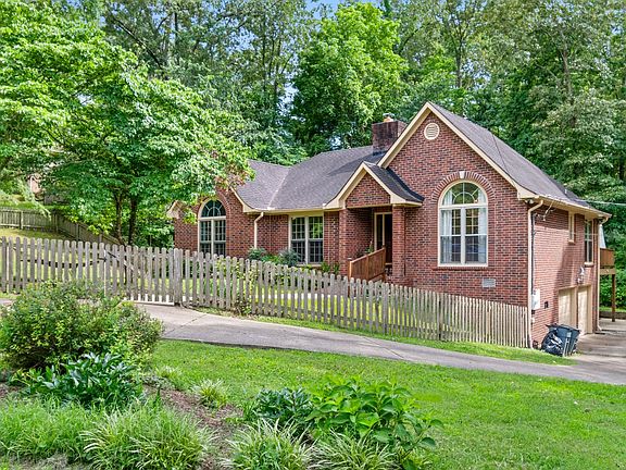 5th image of 295 Woodlands Dr