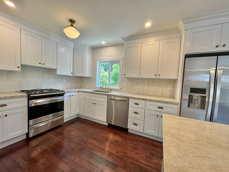 21 Sierra Ave — Photo 6