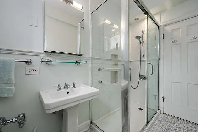 73 E Elm St #4B — Photo 20