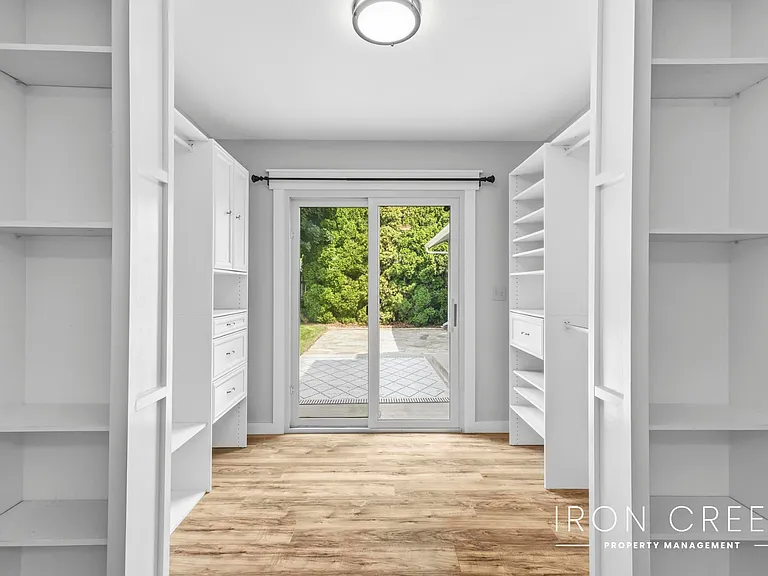 1544 E Falconrim Ct — Photo 16