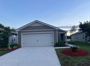 8208 Meadow Walk Ln, Jacksonville, FL 32256