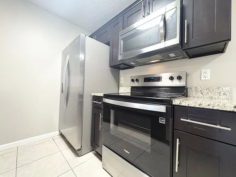 2569 Grassy Point Dr #109 — Photo 9