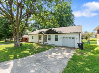 2421 Albert Rasche Dr, Cape Girardeau, MO 63701