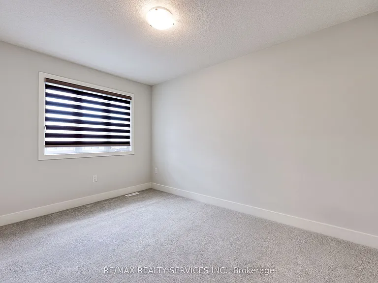 925 Deveron Cres #12 — Photo 13