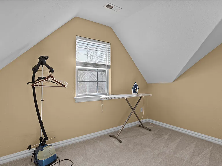 1025 Horton Pl — Photo 33