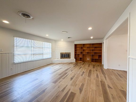 5th image of 3414 57th St