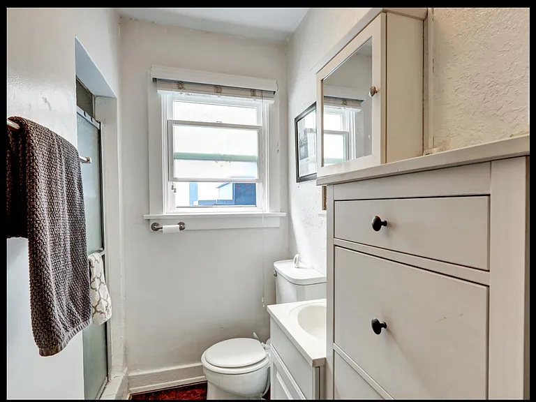 Unit 1 bathroom