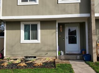 290 Countess Dr, West Henrietta, NY 14586