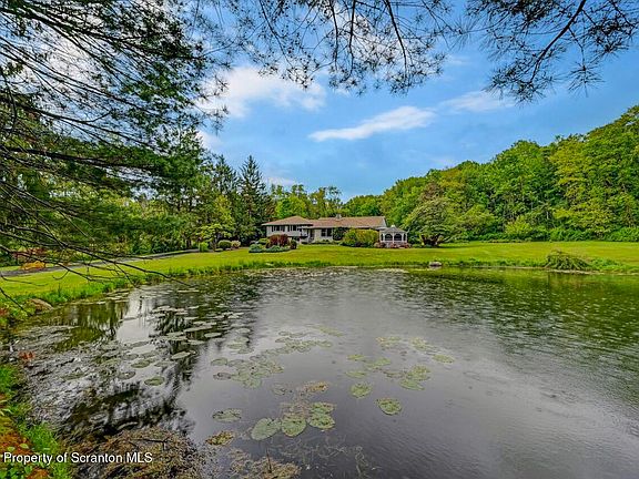 3rd image of 788 Lakeland Dr