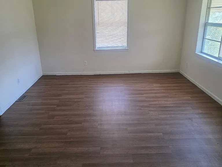 1210 Hoke St — Photo 6